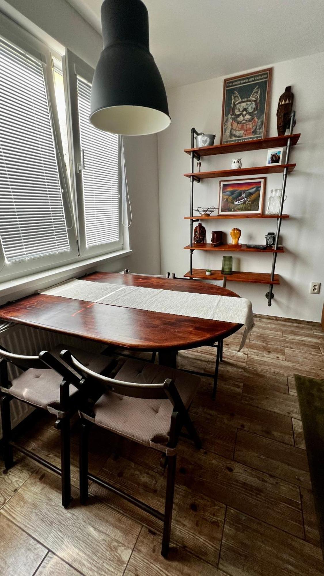 Industrial Apartment I 24Hr Self Check-In I Free Parking & Coffee Banská Bystrica Esterno foto