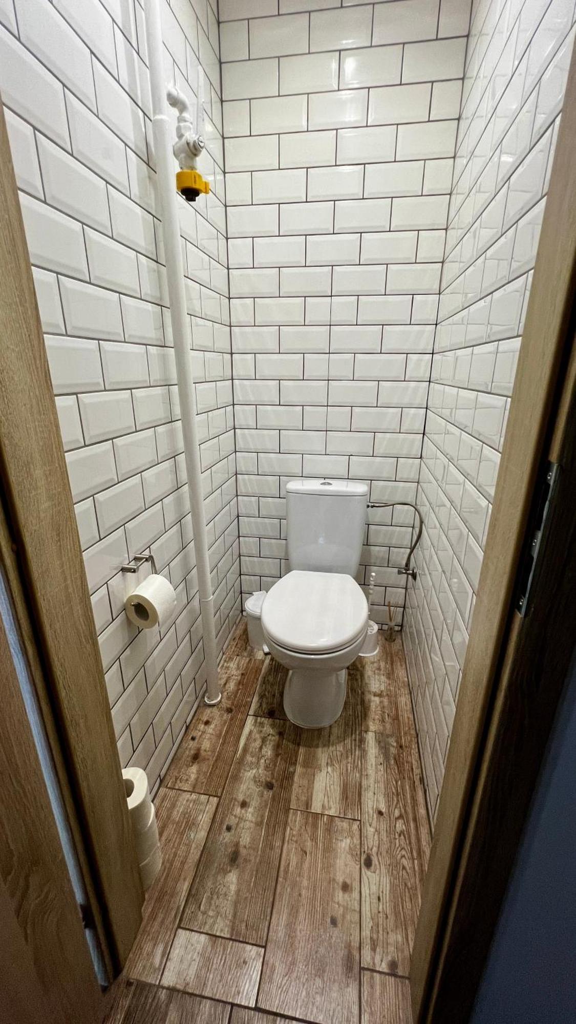 Industrial Apartment I 24Hr Self Check-In I Free Parking & Coffee Banská Bystrica Esterno foto