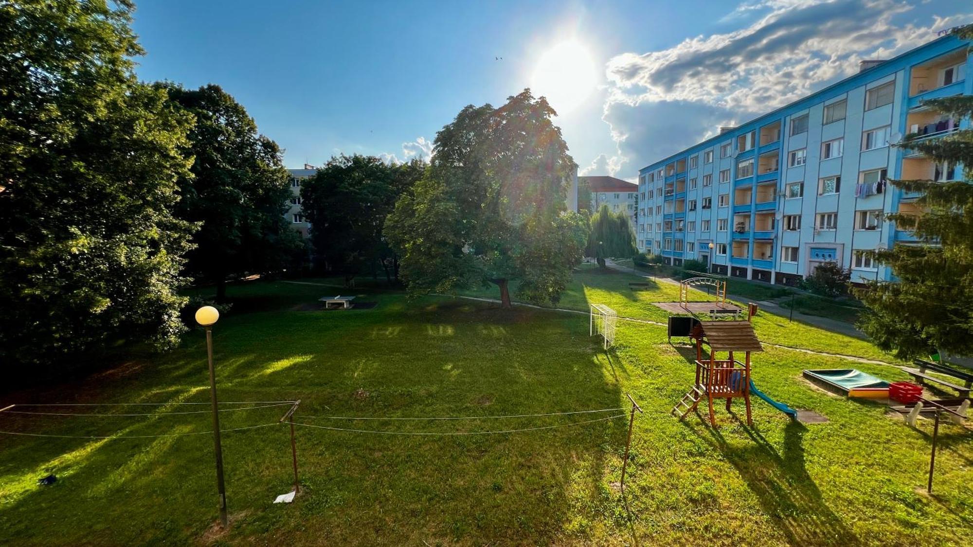 Industrial Apartment I 24Hr Self Check-In I Free Parking & Coffee Banská Bystrica Esterno foto